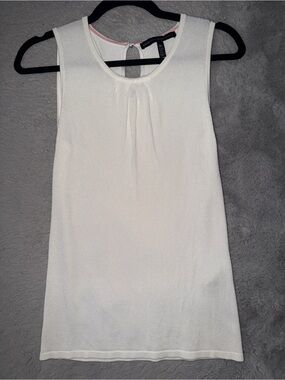 White House Black Market Ivory Sleeveless Keyhole Tank